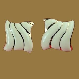 Avon Vintage Cream and Gold Enamel Earrings